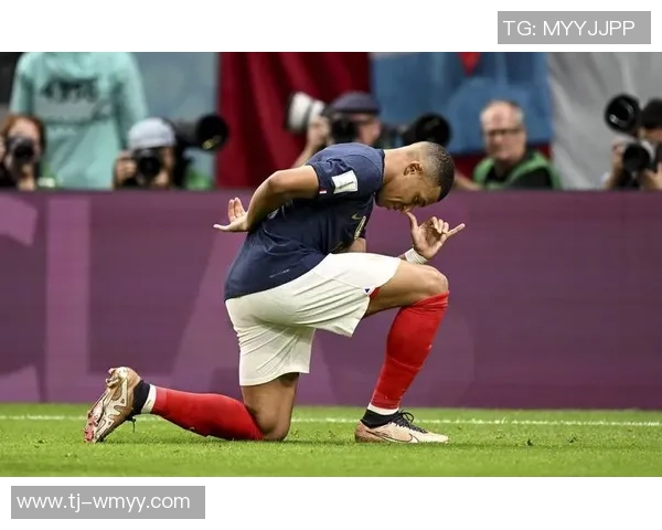 法国足球巨星引领蓝色风暴：从亨利到姆巴佩的辉煌传奇